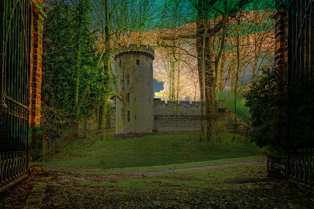 Un castel, o poveste, un mare mister. Kate Morton, Orele&nbsp;îndepărtate.